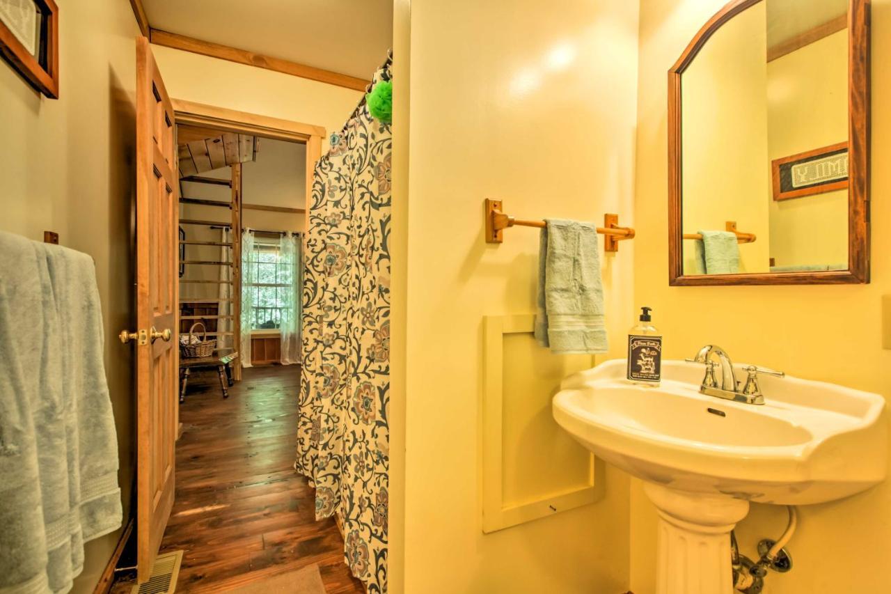 Clearwater Cabin On 10 Acres With Trout Stream! Monterey Esterno foto